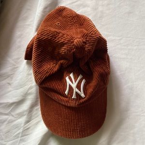 The cutest NY adjustable hat🧡